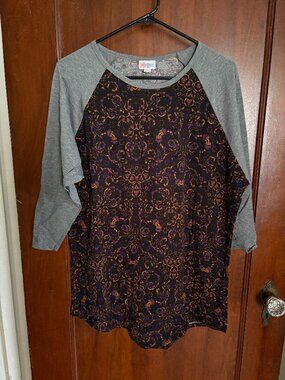 Lularoe Patterned Baseball/Raglan Tee, Size XL